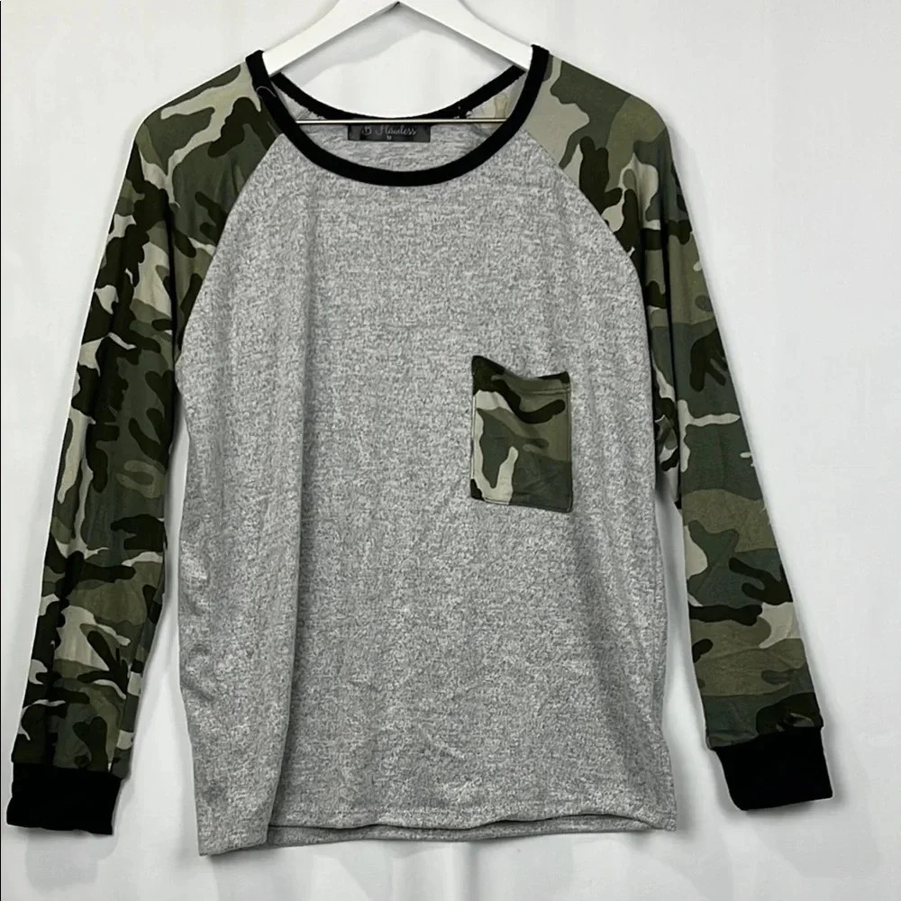 B. Flawless Womens Lounge Shirt M Gray Green Camo Pattern Stretch Pullover New